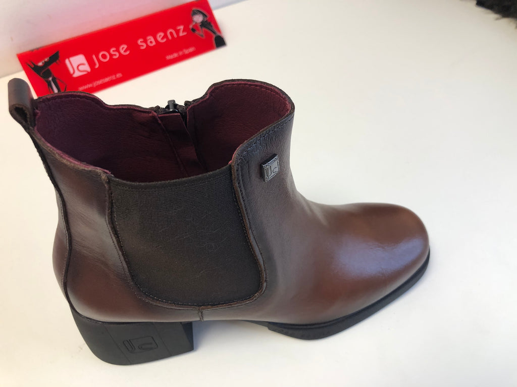 Jose Saenz ankle boot 25111 brown