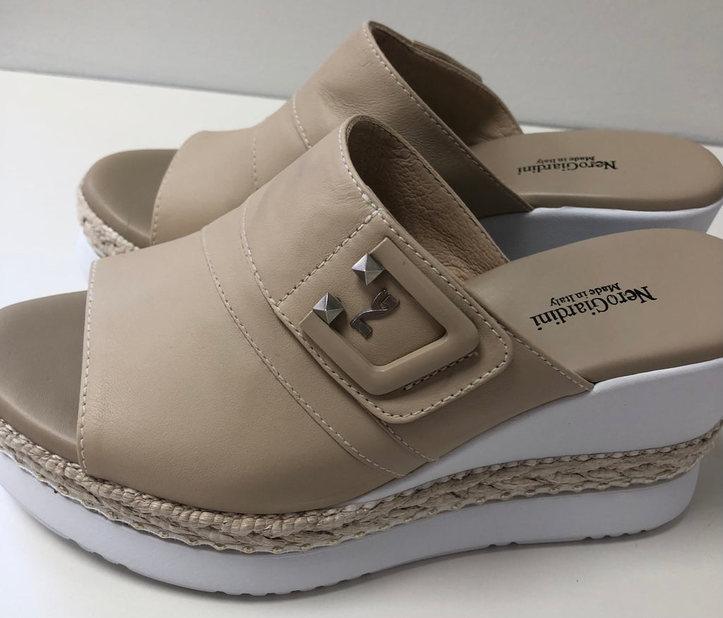 NeroGiardini Sandal 24085