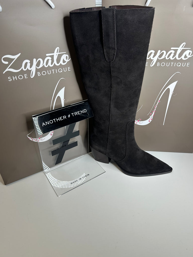 Another Trend 261174 knee-High suede boot ‘Cafe’