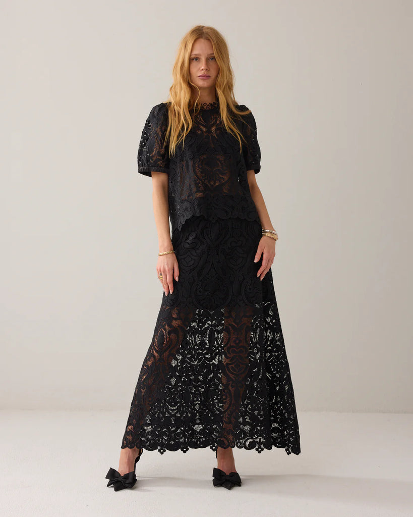 summum12182Blk skirt lace