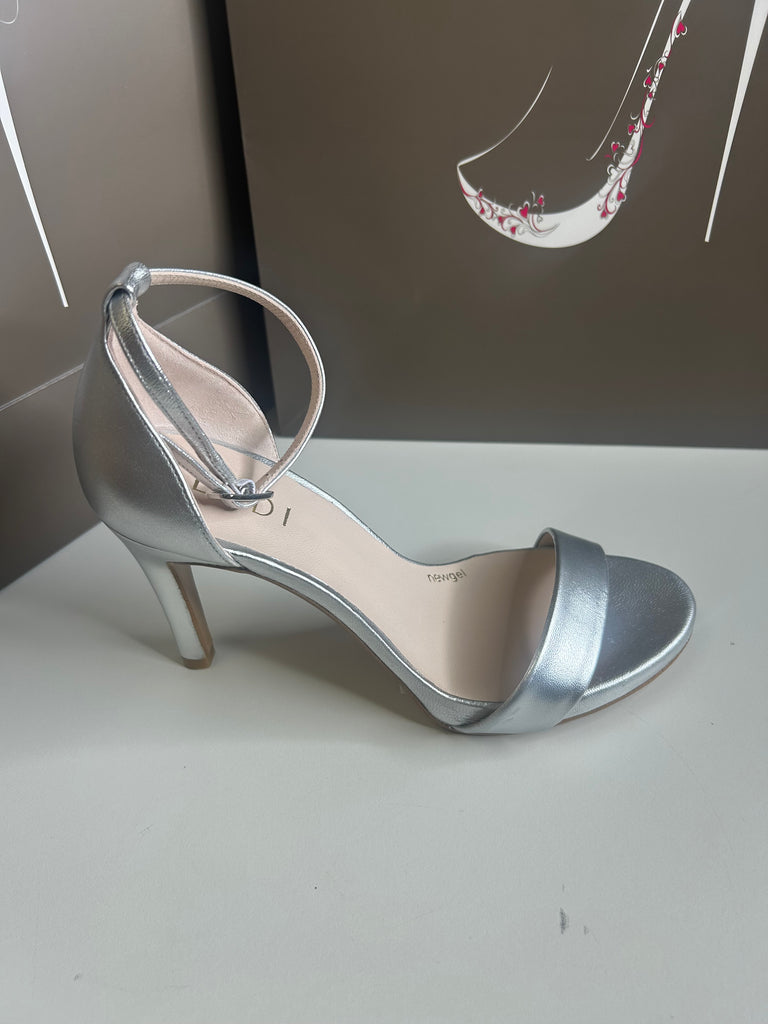 Lodi 21123 Silver slingback sandal
