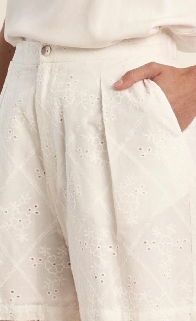 Molly Off white shorts