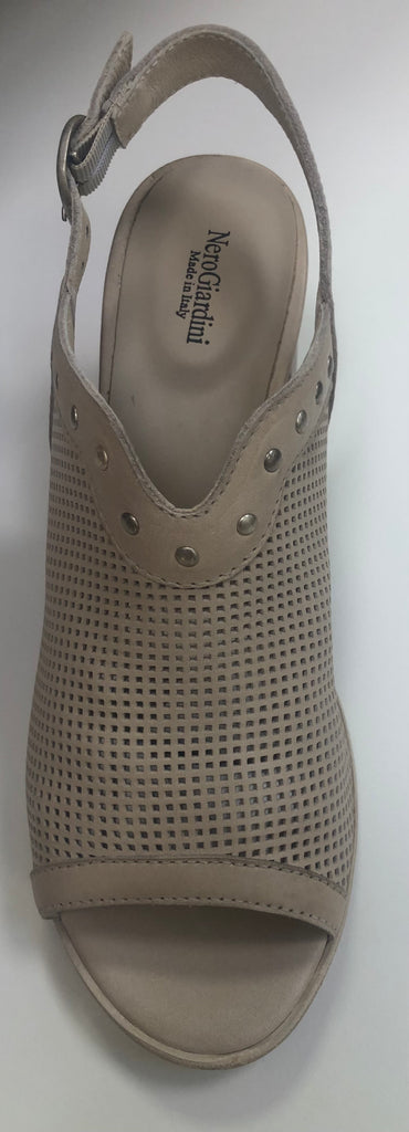 NeroGiardini 25058 Champagne sandal