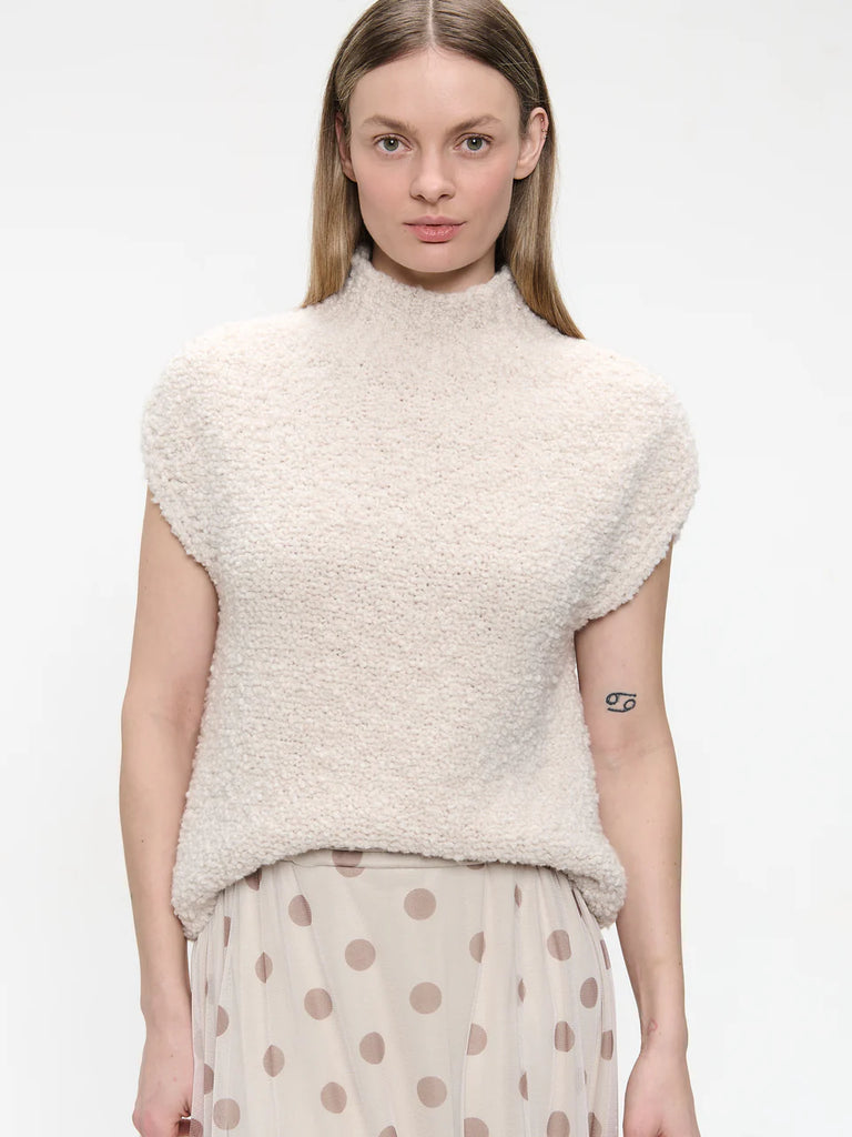 Jane Lushka Coarse Boucle vest