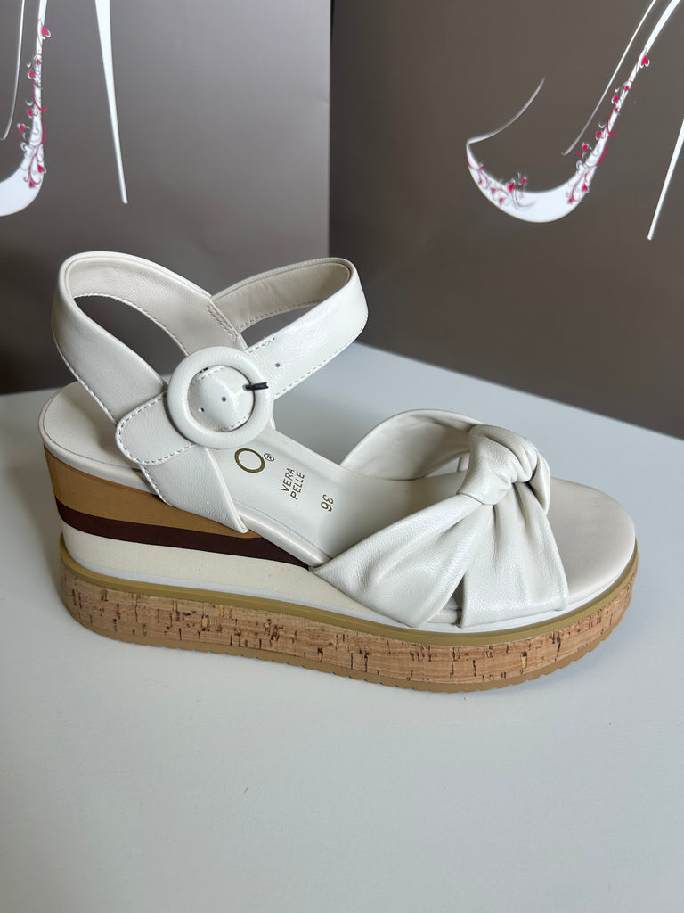 Repo 261085 Avorio Cream Sandal