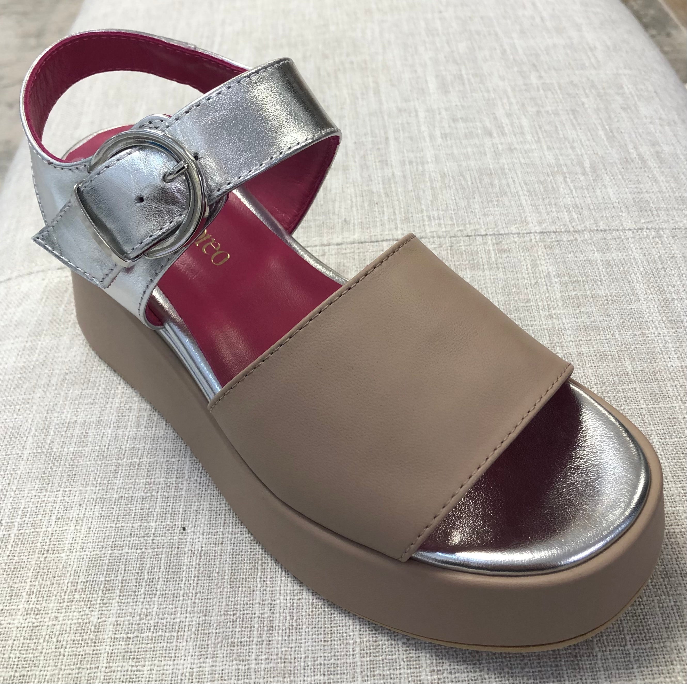 Marco Moreo 24064 Taupe/Silver Sandal