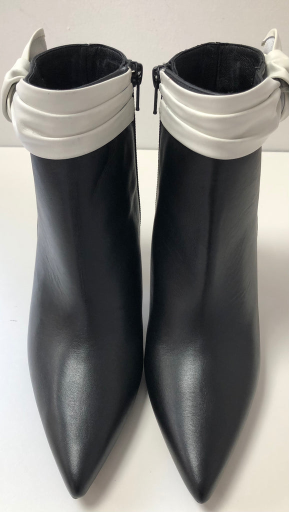 Lodi Black boot with polar bow 24166