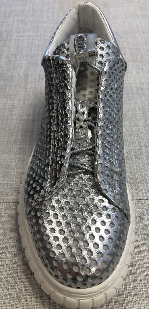 AndiaFora 24068 trainer