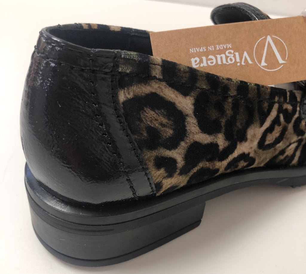 Viguera Beige Leopard print loafer 24214