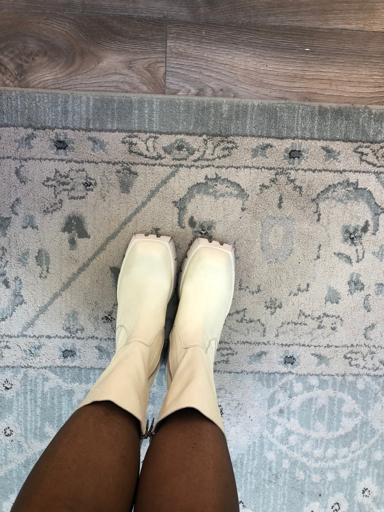 Lofina cream boot 24217