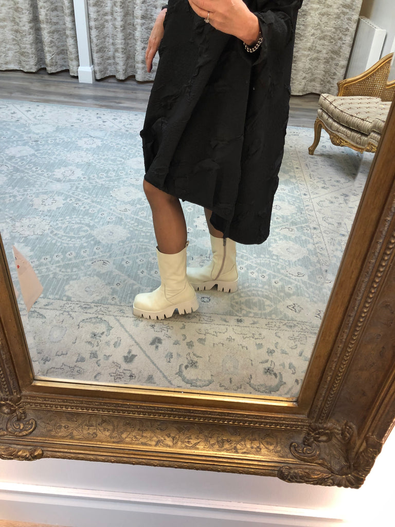 Lofina cream boot 24217