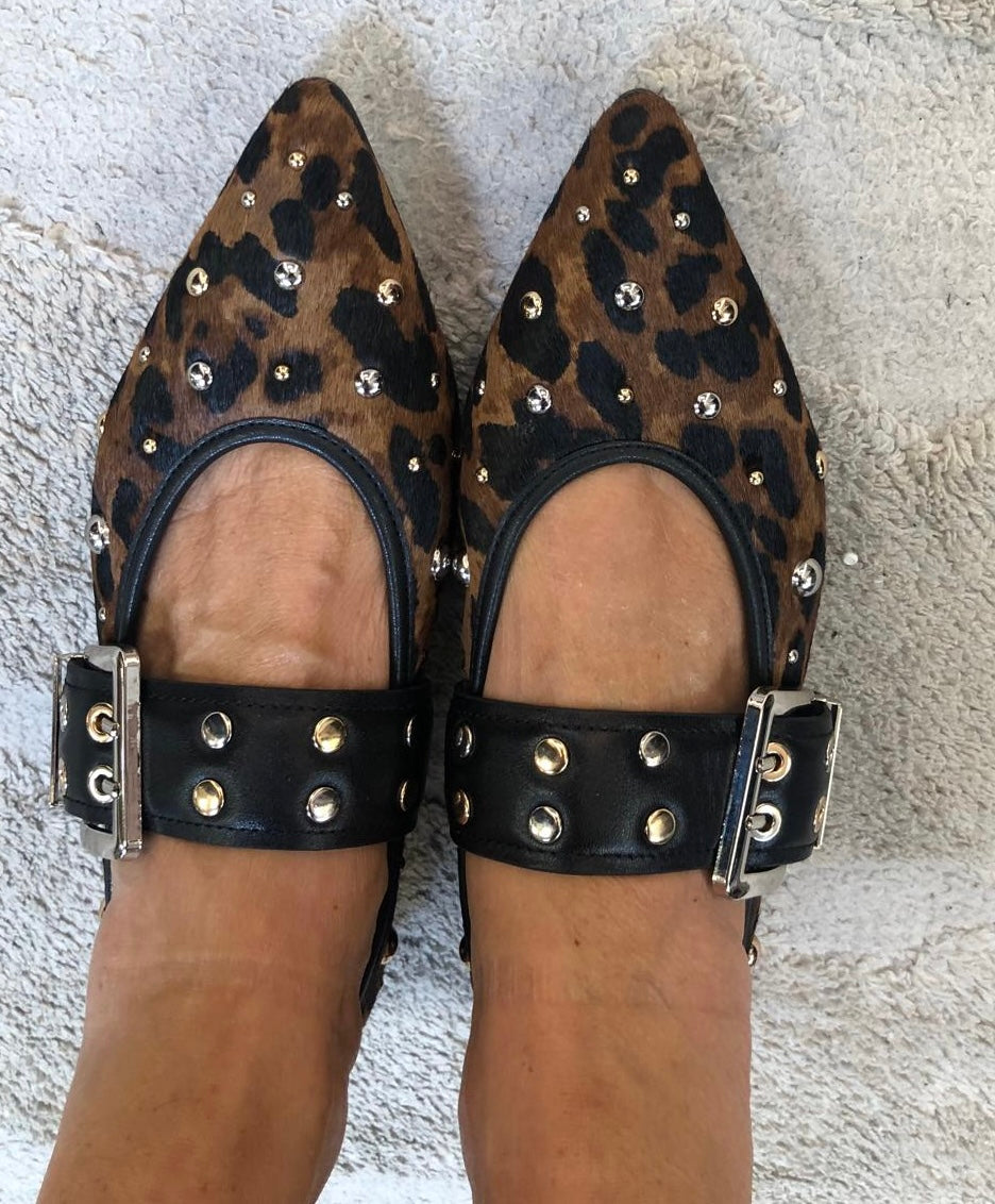 Lodi Leopard print & stud pump