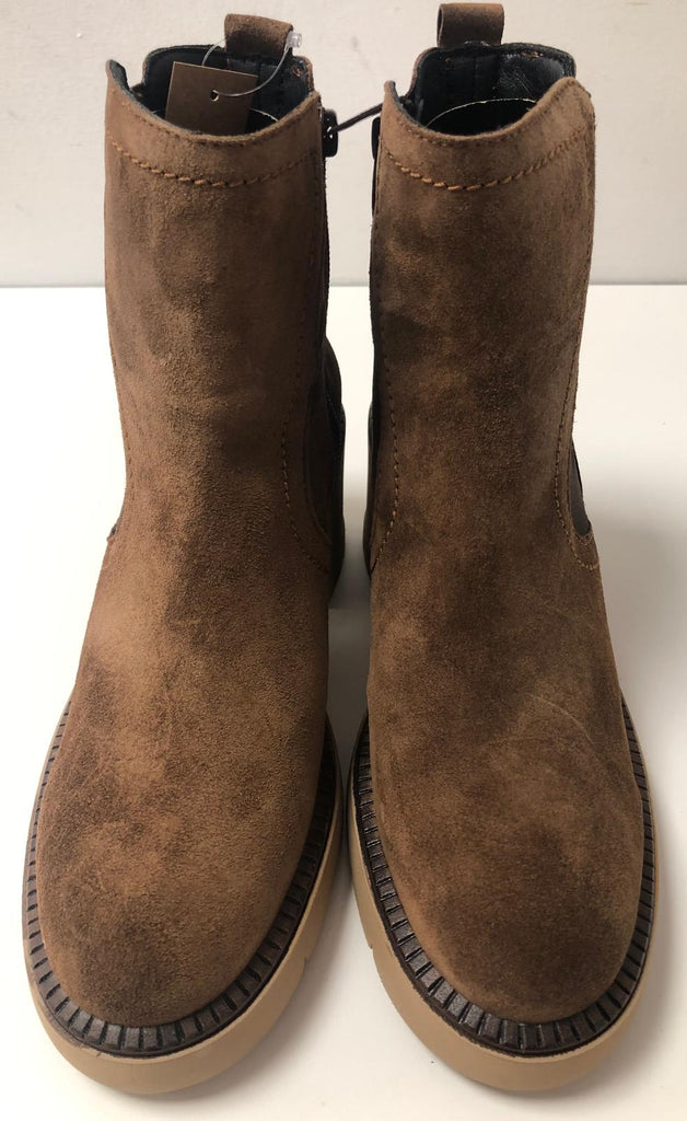 Viguera Tobacco Suede boot 24211