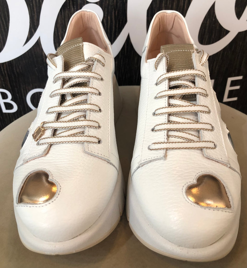 Jose Saenz White Heart Trainer 24019