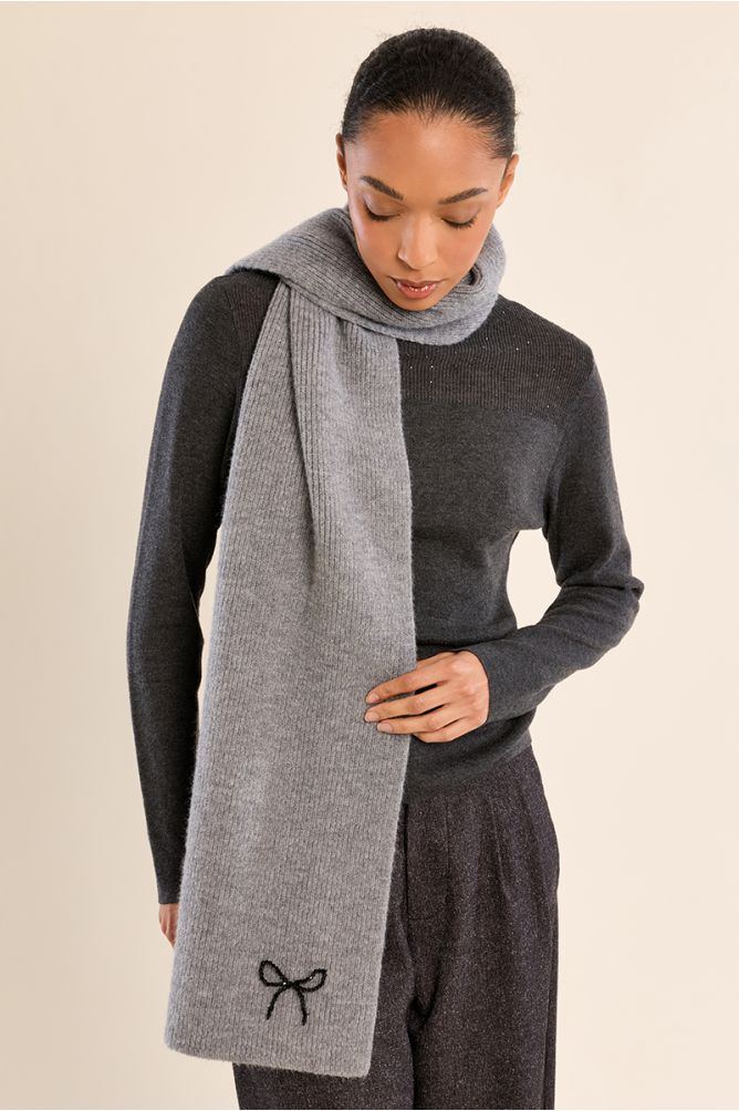 Molly Ash Dark Scarf