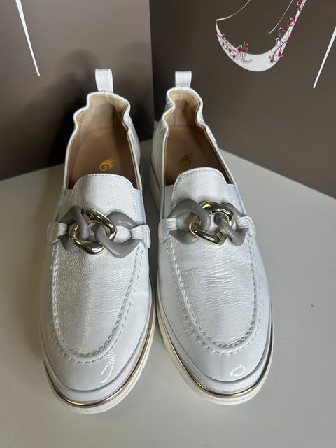 XSA 261028 White shoe