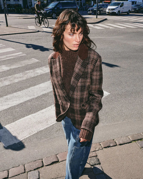 MMElivia Chez Blazer