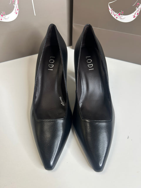Lodi  261104 black court shoe