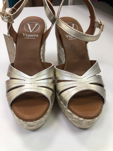 Viguera 24125 Gold Wedge Sandal