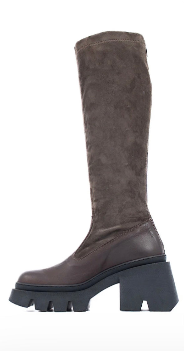 Lofina knee high boot 24219