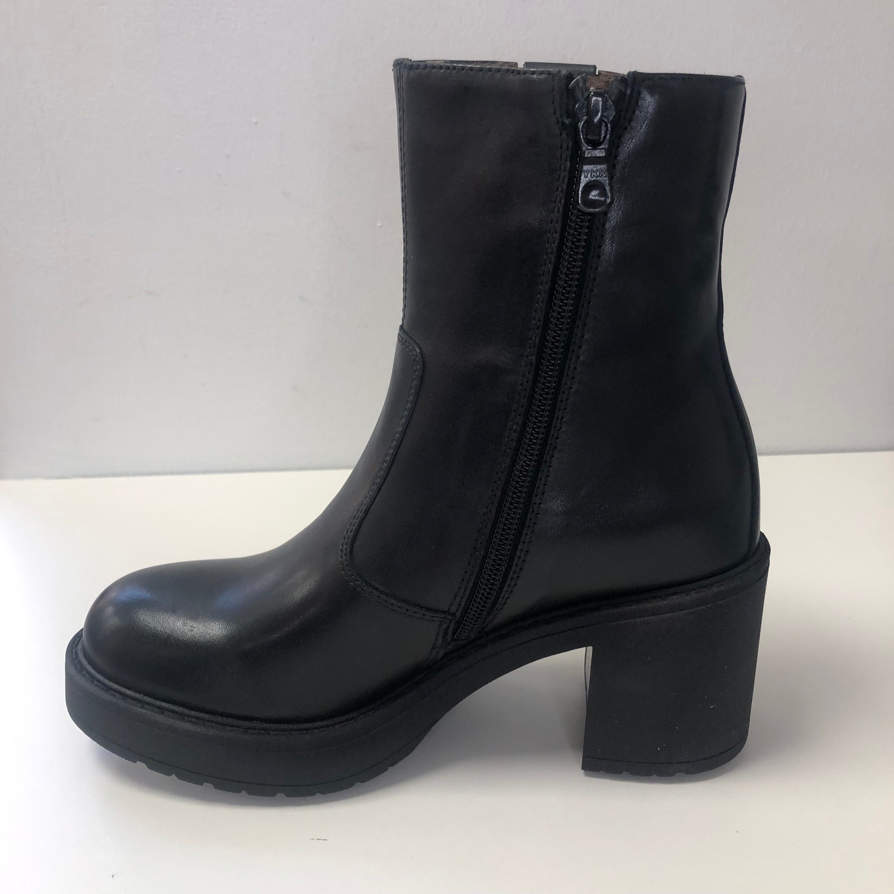 NeroGiardini 24194 Boots