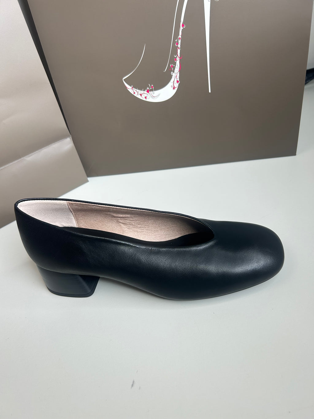 Hispanitas 261118 SOHO black Court shoe