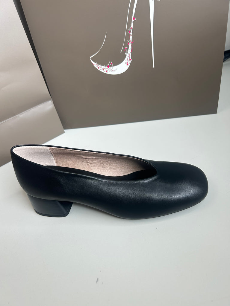Hispanitas 261118 SOHO black Court shoe