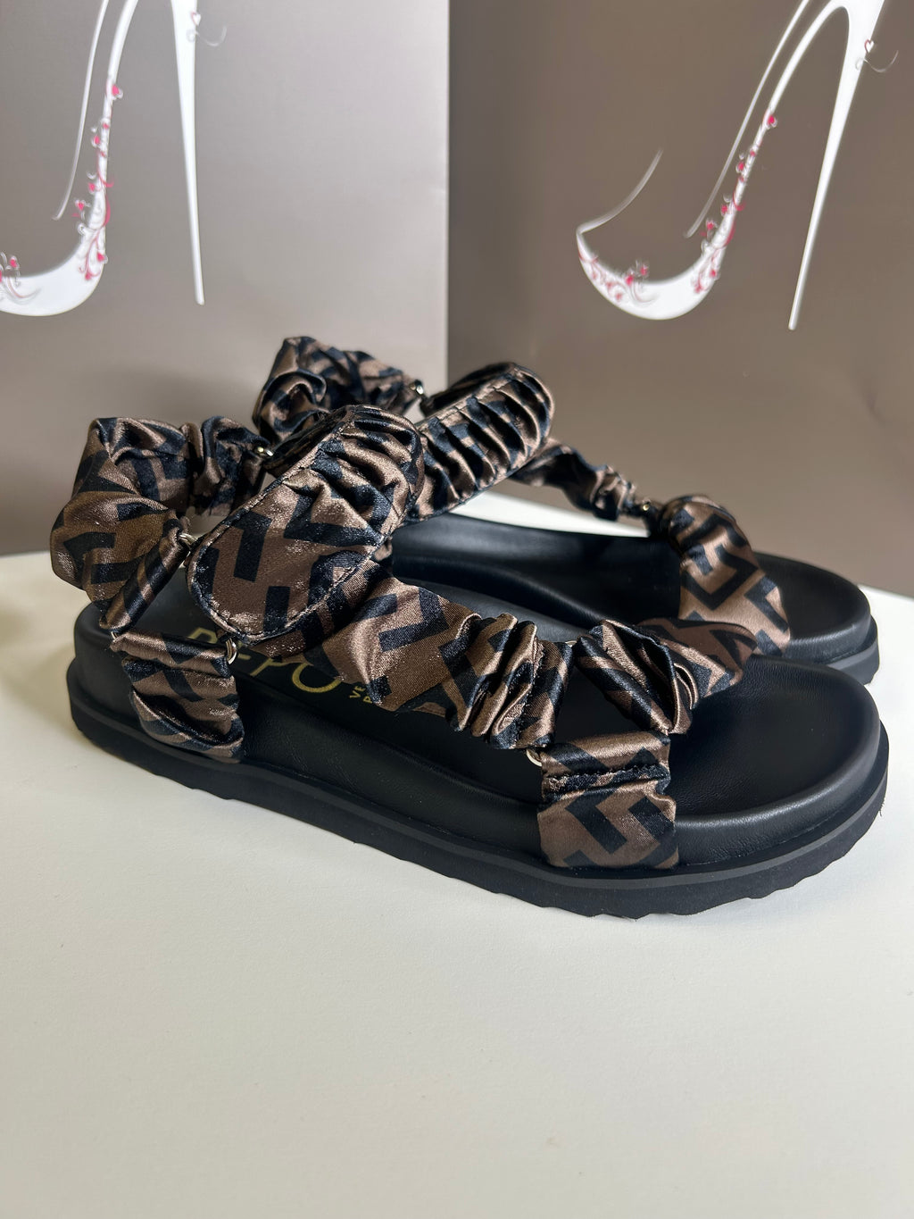 Repo 261087 Nero Sandal