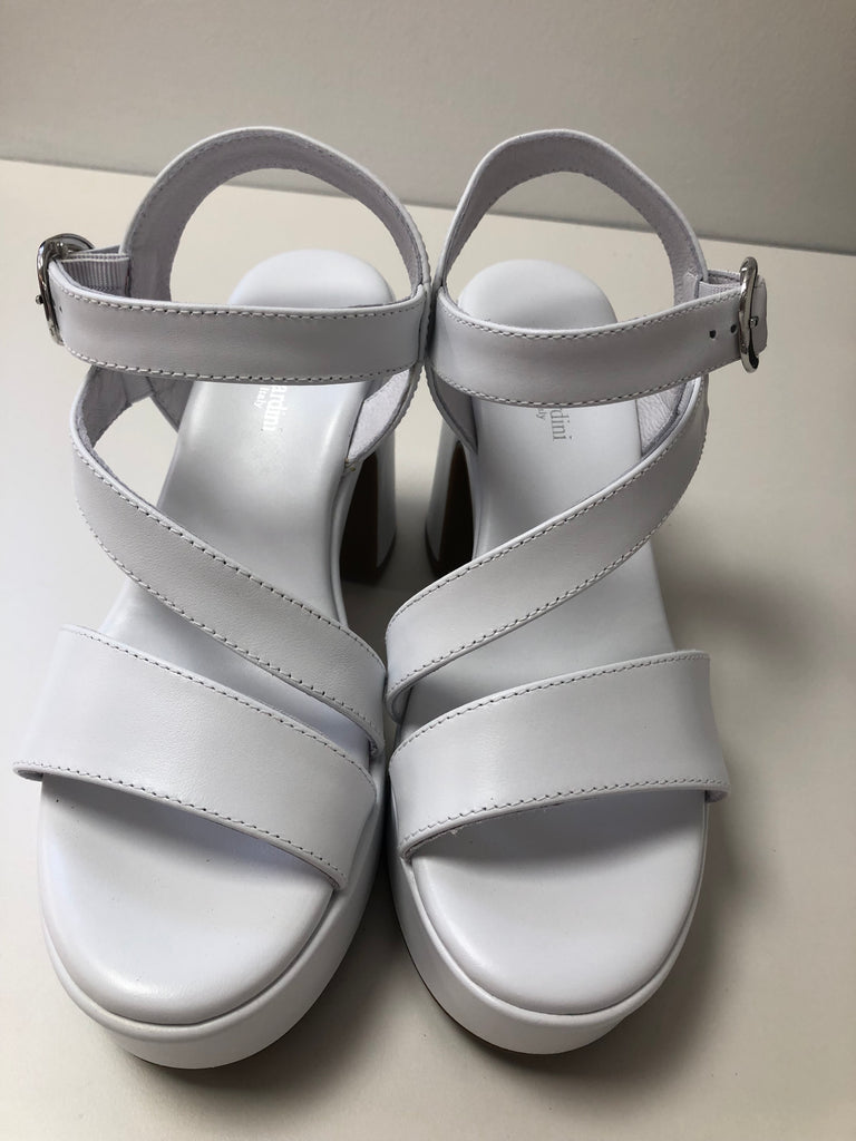 NeroGiardini Sandal 24083