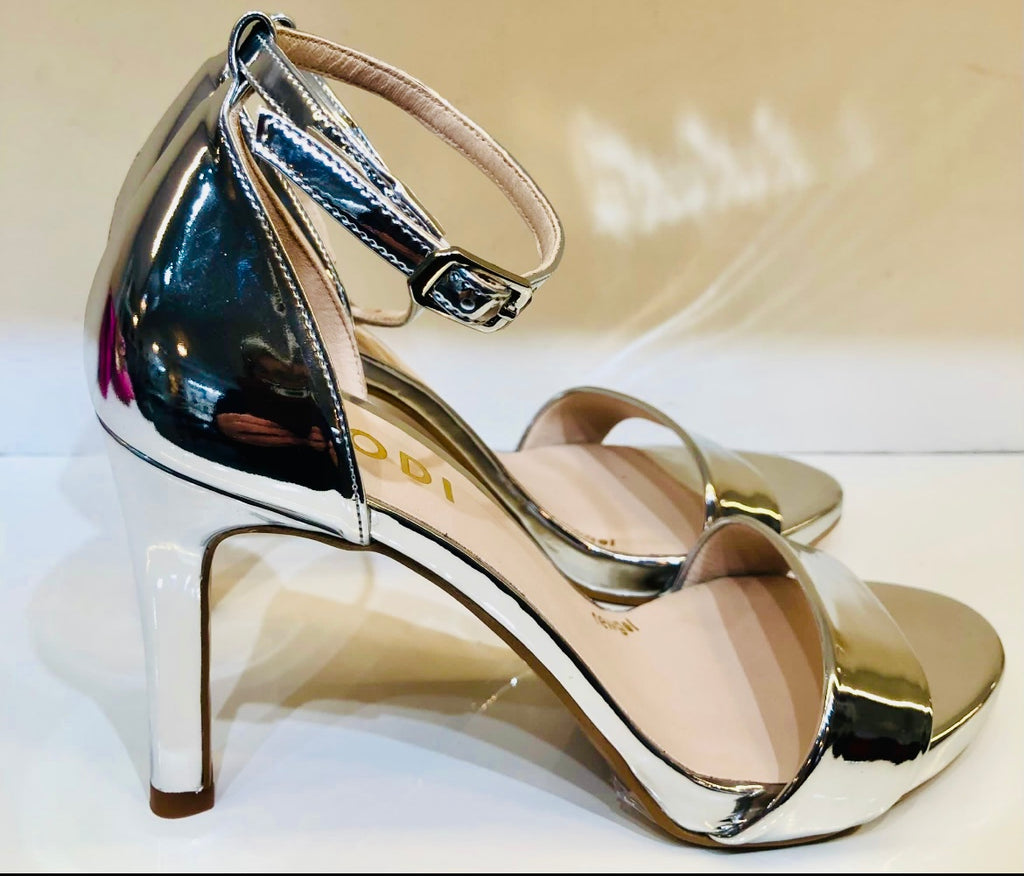 Lodi Silver ankle strap sandal 24016
