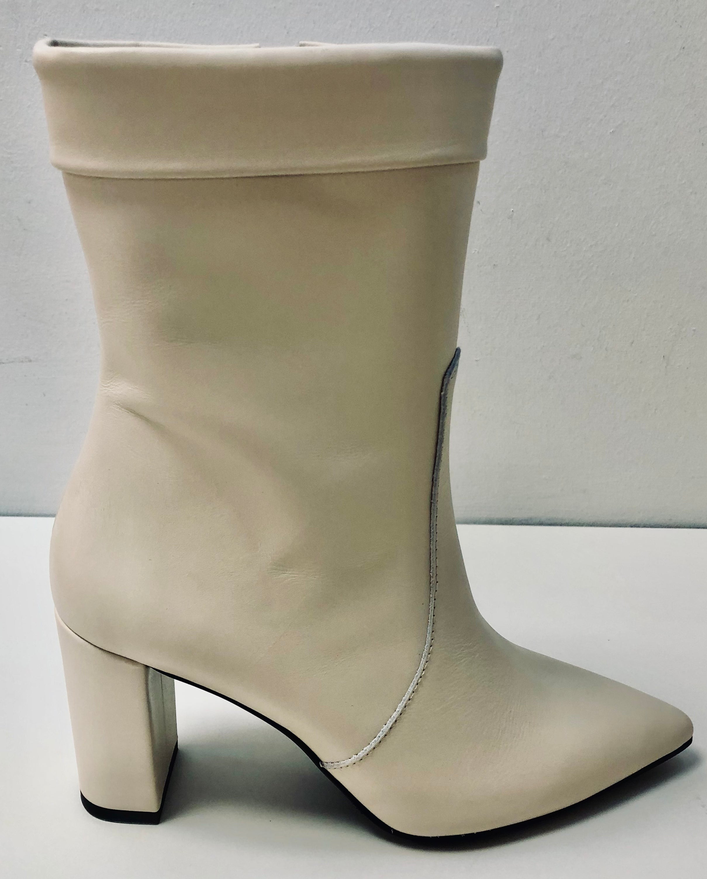 Marian Cream Boot 24216