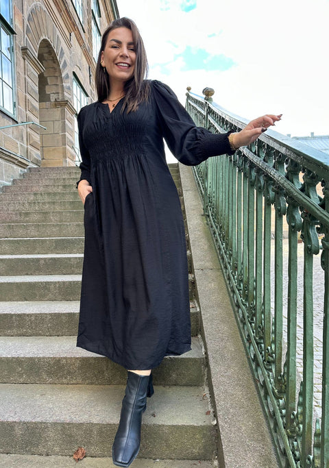 Isay Ane V neck Dress Black