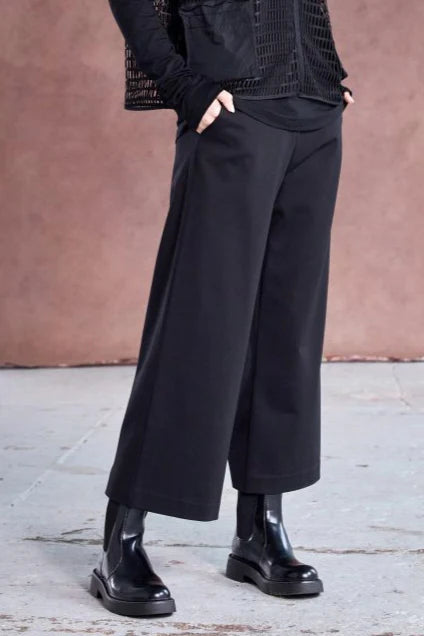 NAW25257-BLACK Crop wide leg trouser